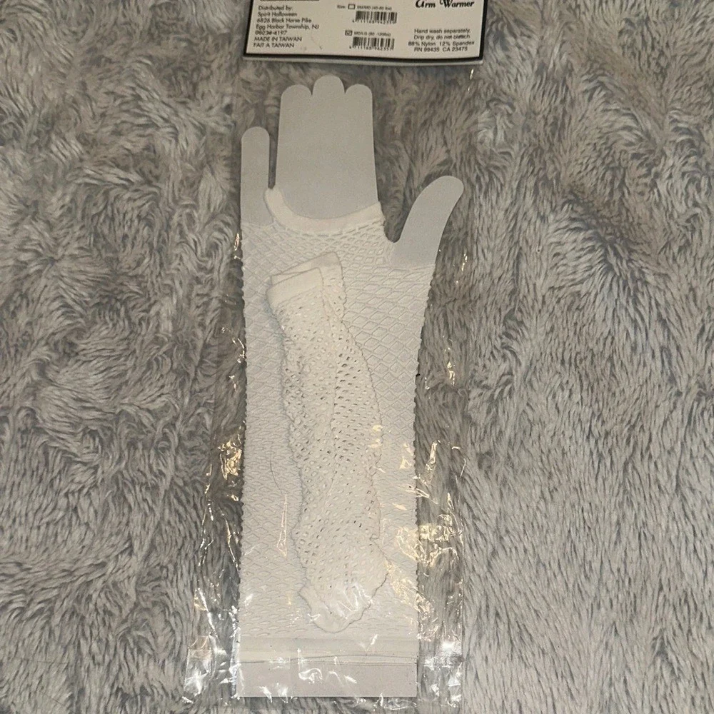 Spirit Halloween Girls White Net Arm Warmers Fishnet Fingerless Gloves MD/LG 235